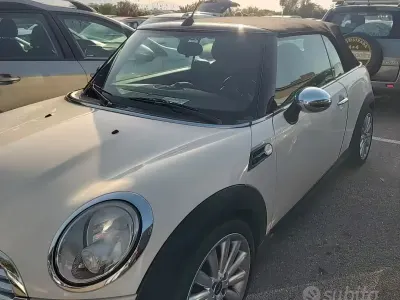 Usata Mini Cooper D Cabriolet 112 CV (82 kW) 2011 Cabrio