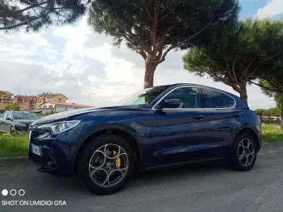 Usata Alfa Romeo Stelvio Executive 209 CV (153 kW) 2018 Blu/azzurro SUV