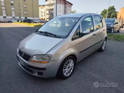 Usata Fiat Idea 69 CV (50 kW) 2005 Grigio Monovolume