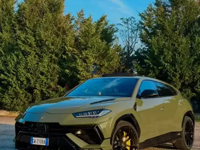 Usata Lamborghini Urus 666 CV (489 kW) 2024 Verde SUV