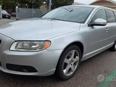 Usata Volvo V70 R-Design 205 CV (150 kW) 2010 Grigio Station wagon