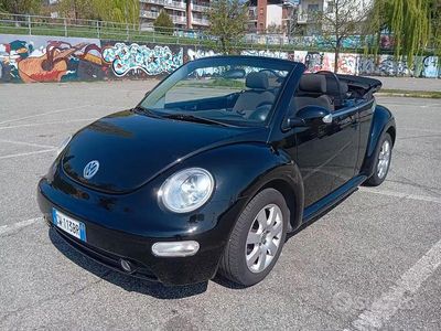 Begagnad VW New Beetle 2005 Svart Halvkombi