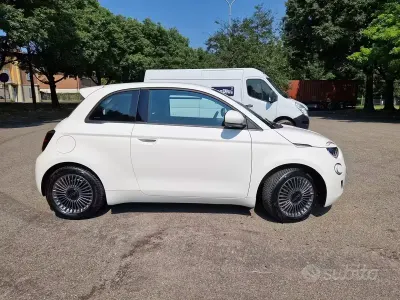 Usata Fiat 500e 42 kW (58 CV) 2022 Bianco Utilitaria