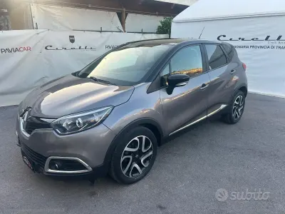 Usata Renault Captur Iconic 90 CV (66 kW) 2015 Grigio SUV