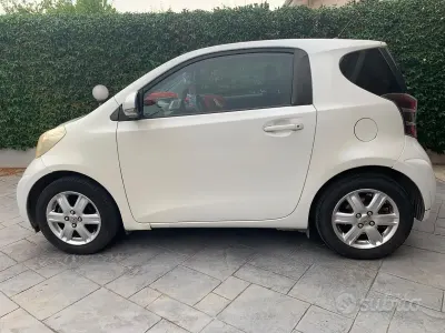 Usata Toyota iQ 68 CV (50 kW) 2009 Bianco Utilitaria