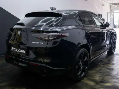 Usata Alfa Romeo Stelvio Veloce 209 CV (153 kW) 2024 Nero vulcano SUV