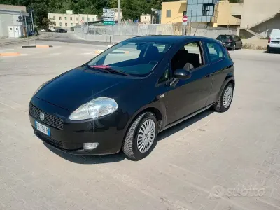 Usata Fiat Punto 65 CV (47 kW) 2006 Utilitaria