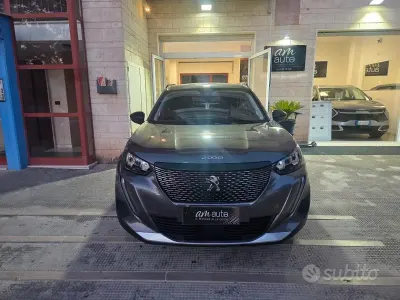 Usata Peugeot 2008 Allure 131 CV (96 kW) 2022 Grigio SUV