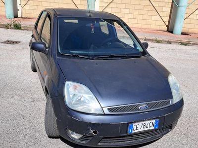 Usata Ford Fiesta 75 CV (55 kW) 2003 Blu Utilitaria