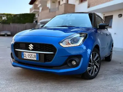 Usata Suzuki Swift 83 CV (61 kW) 2023 Blu/azzurro Utilitaria