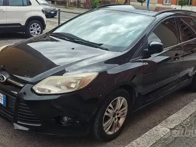 Usata Ford Focus 95 CV (69 kW) 2012 Nero Station wagon