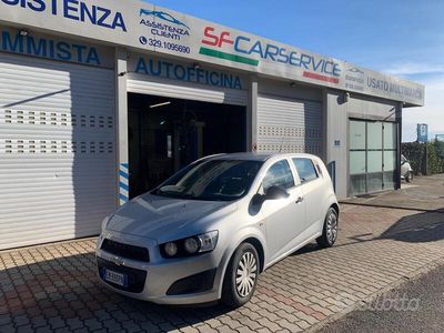 Usata Chevrolet Aveo LS 69 CV (50 kW) 2012 Argento Berlina