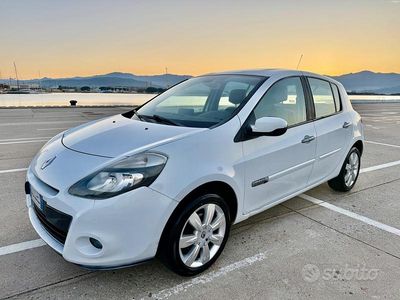 Usata Renault Clio II 100 CV (73 kW) 2010 Bianco Berlina