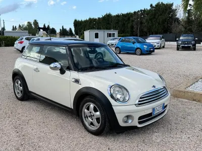 Usata Mini Cooper D 109 CV (80 kW) 2010 Beige Utilitaria