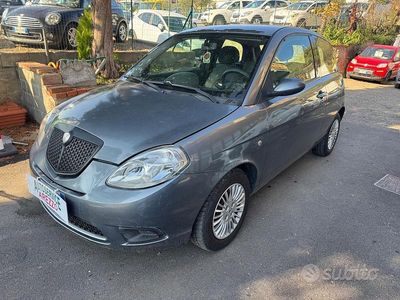 Usata Lancia Ypsilon 60 CV (44 kW) 2007 Grigio Utilitaria