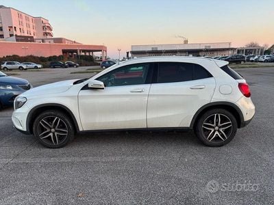 Usata Mercedes GLA200 136 CV (100 kW) 2016 Bianco SUV