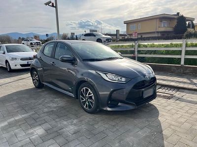 Usata Toyota Yaris Hybrid Trend 92 CV (67 kW) 2022 Grigio Berlina
