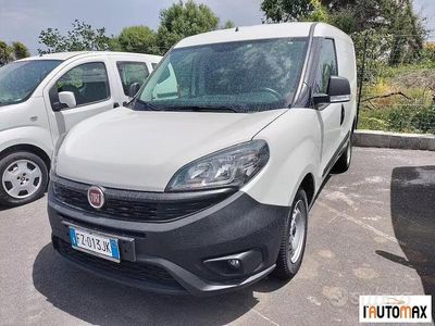 Usata Fiat Doblò 105 CV (77 kW) 2019 Bianco Monovolume