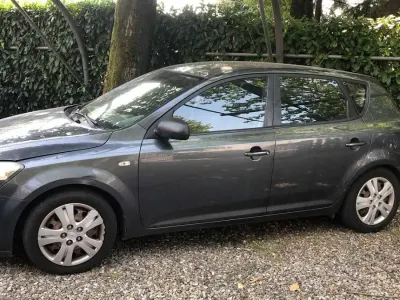 Usata Kia Ceed EX 90 CV (66 kW) 2010 Grigio Utilitaria