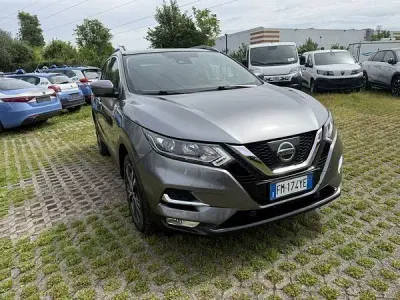 Używany Nissan Qashqai N-Connecta 131 KM (96 kW) 2018 Szary SUV
