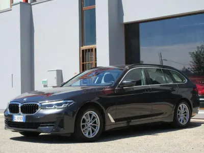 Usata BMW 520 190 CV (139 kW) 2022 Sophistograu metallic Station wagon