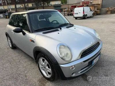 Usata Mini ONE 90 CV (66 kW) 2006 Grigio Utilitaria