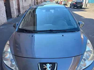 Usata Peugeot 207 120 CV (88 kW) 2011 Grigio Berlina