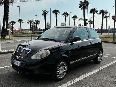 Usata Lancia Ypsilon 69 CV (50 kW) 2011 Nero Utilitaria