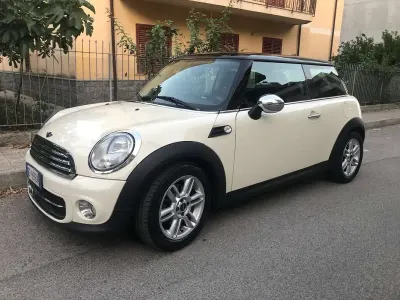 Usata Mini Cooper 122 CV (89 kW) 2010 Utilitaria