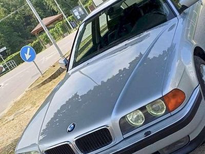 Begagnad BMW 735 Sport Line 235 HK (172 kW) 1997 Grå Sedan