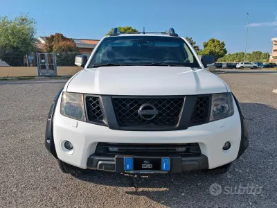 Usata Nissan Navara 231 CV (169 kW) 2014 Bianco Pick-up