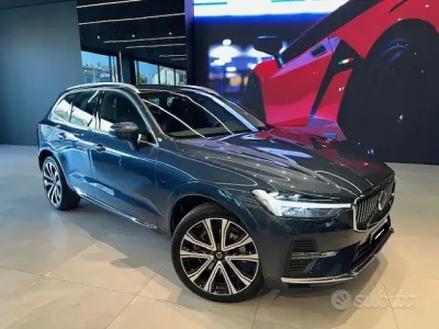 Usata Volvo XC60 Plus 197 CV (144 kW) 2023 Grigio SUV