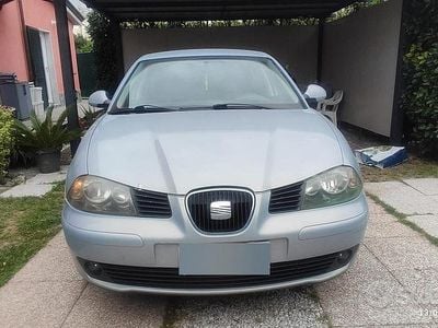 Usata Seat Cordoba 75 CV (55 kW) 2003 Blu Berlina
