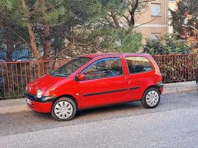 Usata Renault Twingo 58 CV (42 kW) 2004 Rosso Utilitaria