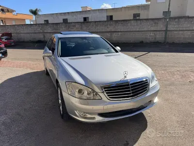 Usata Mercedes S320 235 CV (172 kW) 2008 Grigio Berlina