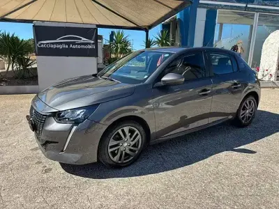 Usata Peugeot 208 GT 101 CV (74 kW) 2021 Grigio Utilitaria