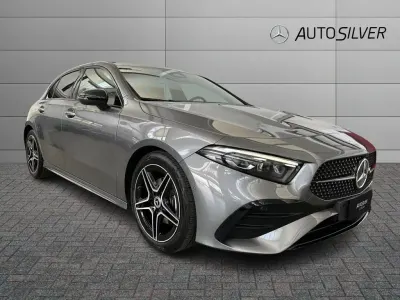Usata Mercedes A200 AMG Line Premium Plus 150 CV (110 kW) 2024 Grigio montagna / metallizzato Berlina
