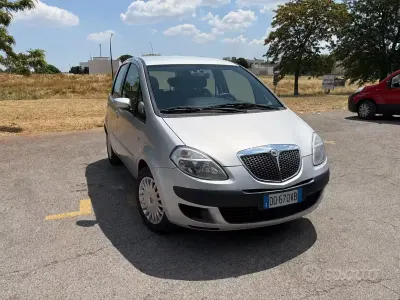 Usata Lancia Musa 95 CV (69 kW) 2006 Grigio Monovolume