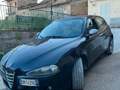 Usata Alfa Romeo 147 120 CV (88 kW) 2008 Nero Utilitaria