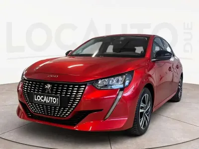 Usata Peugeot 208 Allure 101 CV (74 kW) 2023 Rosso Utilitaria