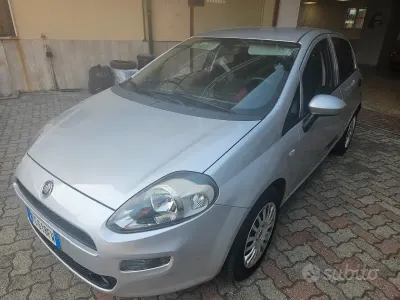 Usata Fiat Punto Street 69 CV (50 kW) 2016 Grigio Utilitaria