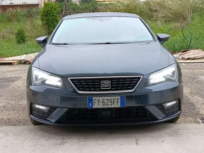 Käytetty Seat Leon XCELLENCE 131 HP (96 kW) 2020 Harmaa Sedan