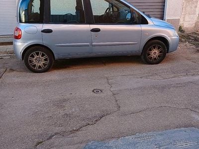 Begagnad Fiat Multipla 103 HK (75 kW) 2009 Grön Minibuss