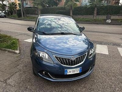 Usata Lancia Ypsilon Gold 69 CV (50 kW) 2022 Blu Utilitaria