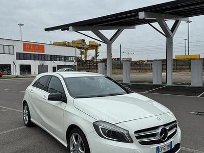 Usata Mercedes A180 122 CV (89 kW) 2013 Bianco Utilitaria