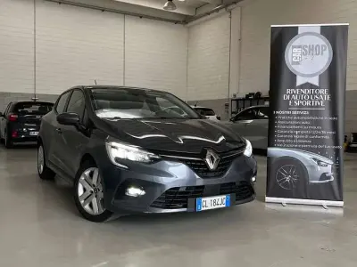 Usata Renault Clio V Business 101 CV (74 kW) 2022 Grigio Berlina