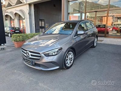 Usata Mercedes B180 116 CV (85 kW) 2019 Grigio Monovolume