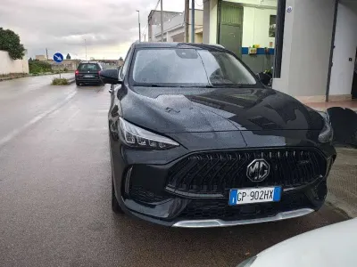 Usata MG HS Luxury 162 CV (119 kW) 2023 Nero SUV
