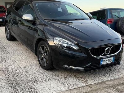 Usata Volvo V40 Inscription 120 CV (88 kW) 2017 Nero Berlina