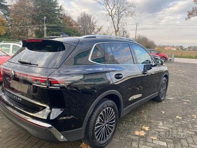 Grenadill black Usata 2025 VW Tiguan Elegance SUV | 39.500 € (Cara)